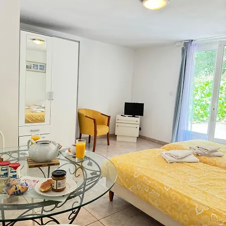 Agreable En Foret 아파트